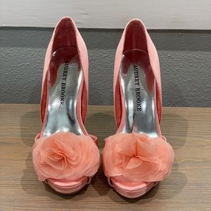 Audrey Brooke Coral Satin Easton Heels, 5.5 - NEW